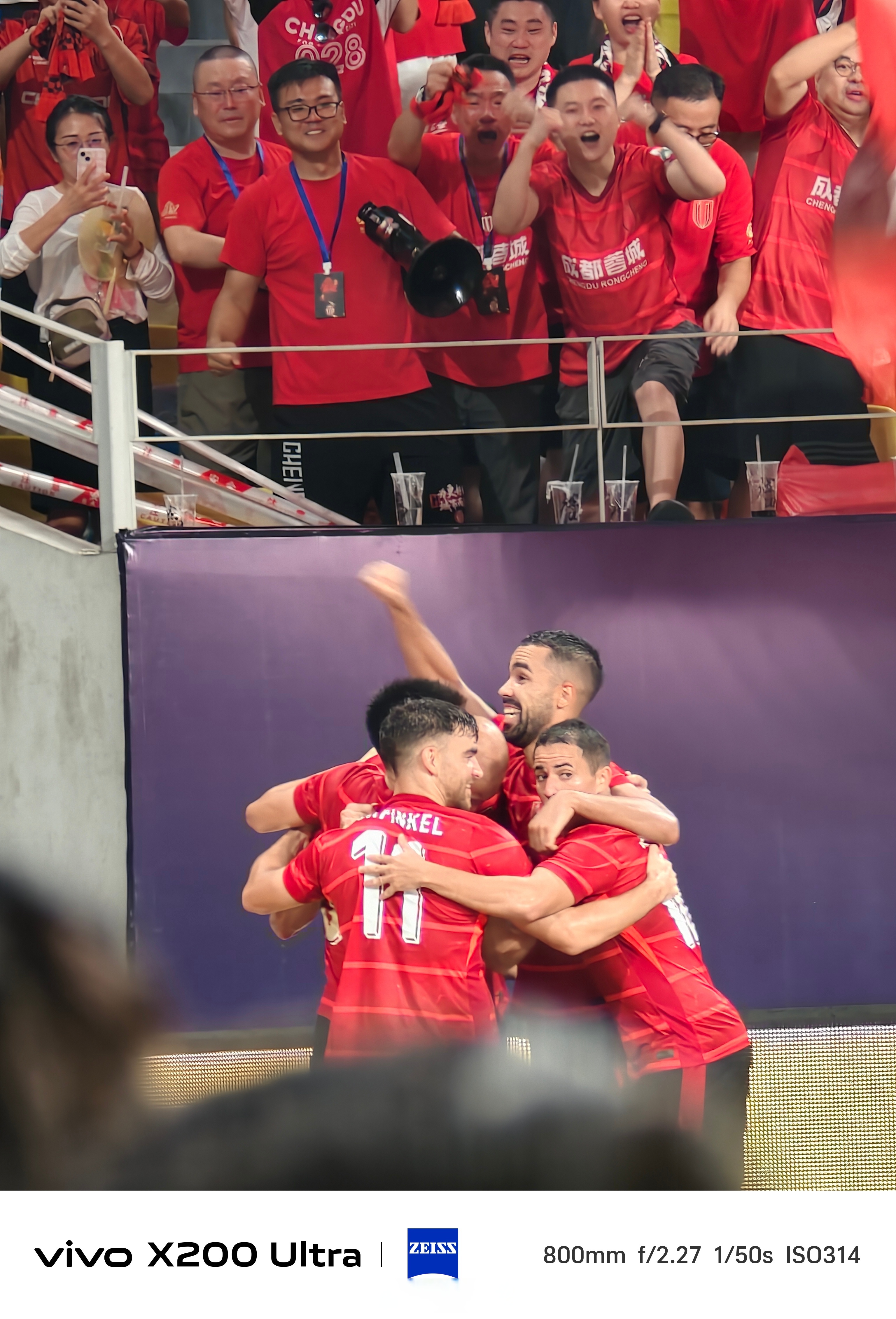 冲刺阶段曼联备战荷甲巴塞罗那集结日门线救险，今晚巴塞罗那门线救险——亚冠节点到来看傻球迷