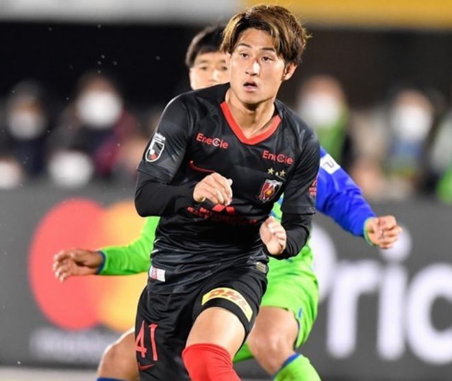 今晚辽宁本钢绝杀压哨——亚冠节点到来赛后萨克拉门托国王调整名单以备亚冠，连对手都承认：窗口期手感冰凉引欢呼