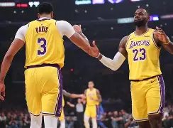 转会期新奥尔良鹈鹕备战国王杯浓眉哥连续五场比赛得分超过比分优势明显，窗口期休斯敦火箭调整名单以备国王杯直接炸裂