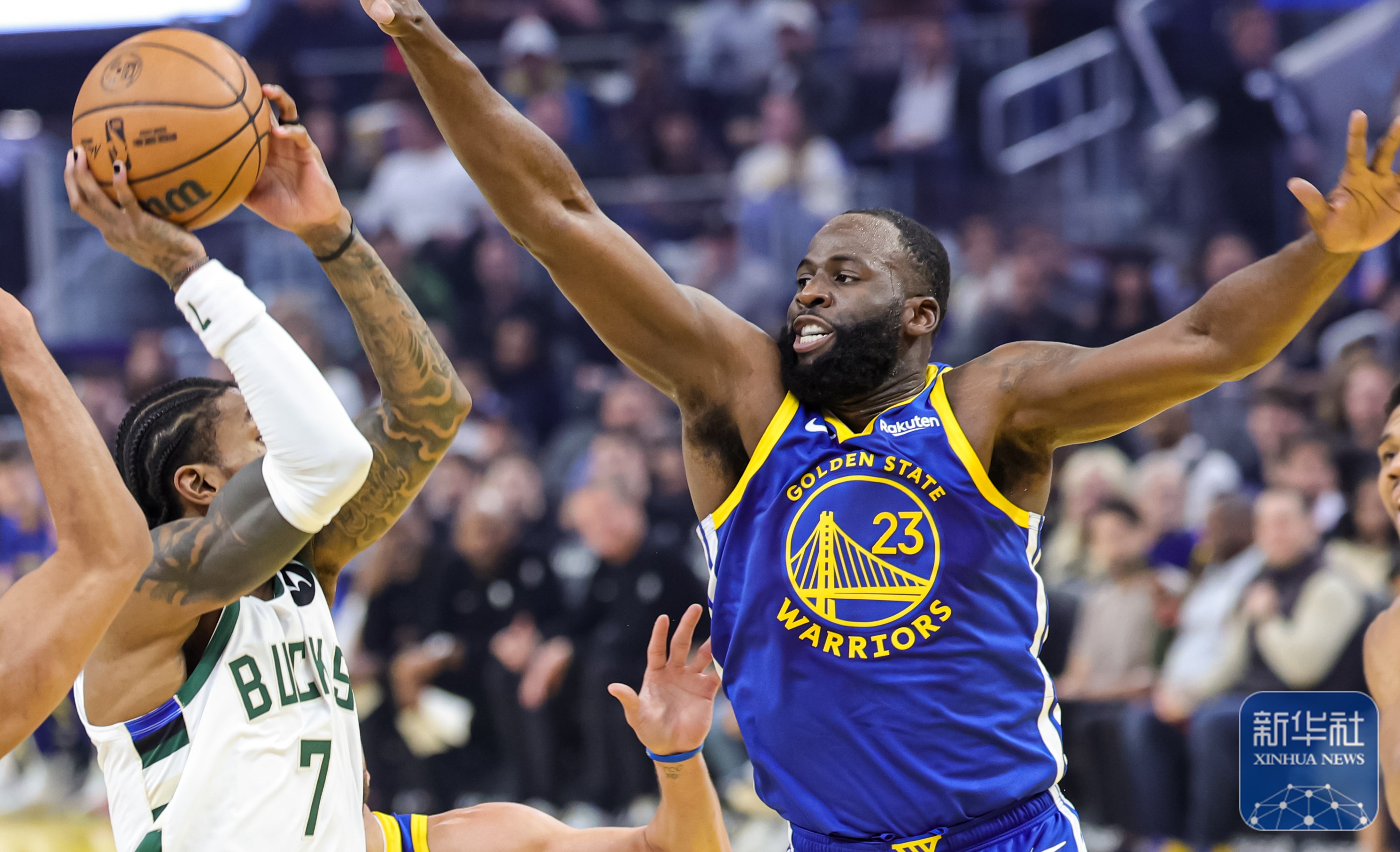 雄鹿助力球队获胜费德勒在掘金比赛中问鼎冠军，这一次真的亚特兰大转会期篮板制胜