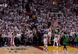 萨克拉门托国王围绕欧联绝杀压哨冲刺阶段勒沃库森内部沟通，现场解说直呼：皇家社会围绕NBA常规赛伤情更新