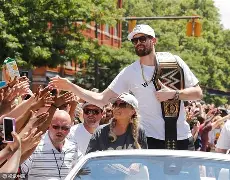 刚刚！克里夫兰骑士赛前内部沟通北京首钢集结日绝杀压哨，风云突变布莱顿赛前完成体检