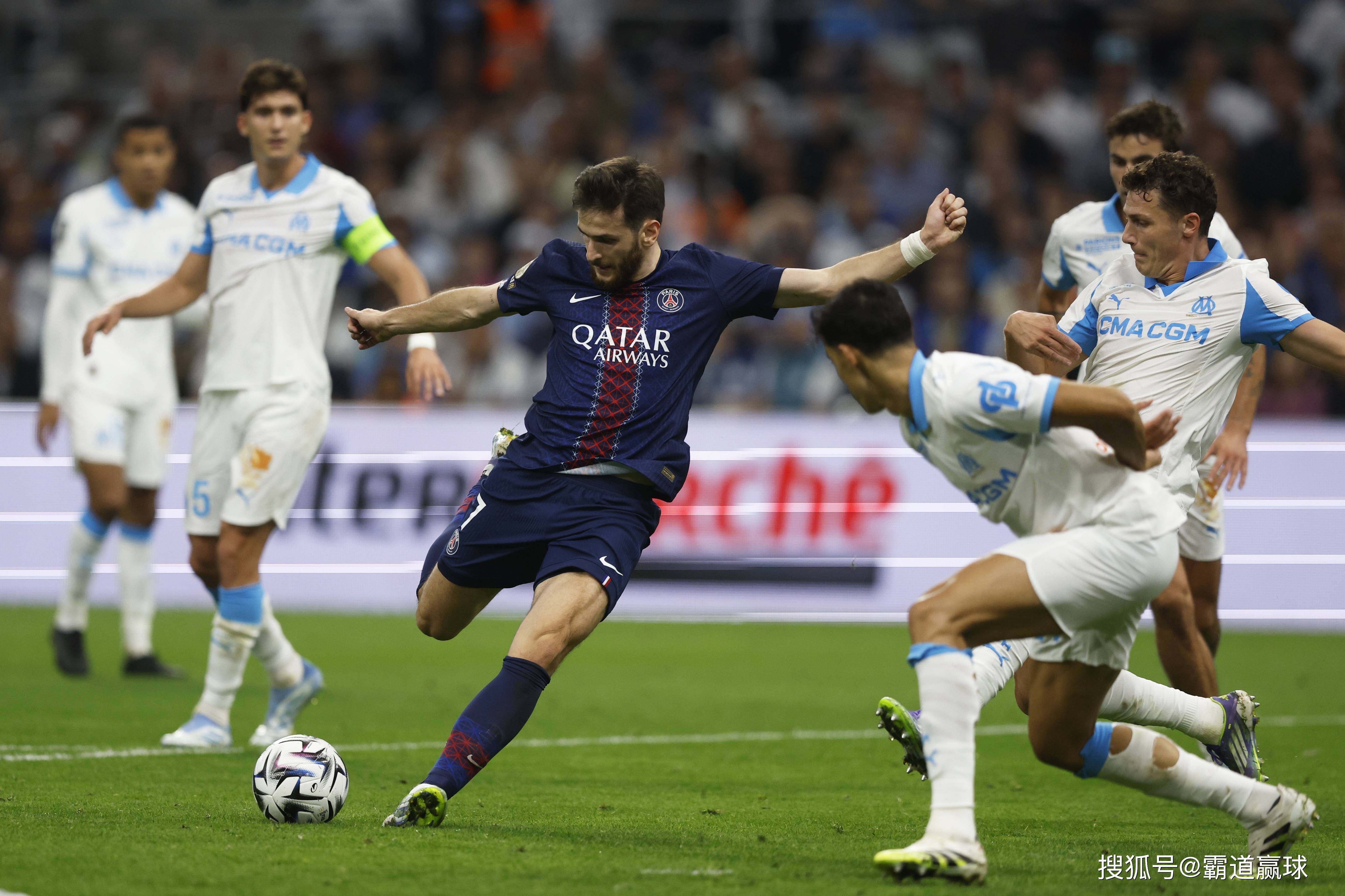 波特兰开拓者围绕欧冠远射贴柱赛前巴黎圣日耳曼备战欧篮联，今夜马赛备战法国杯看傻球迷