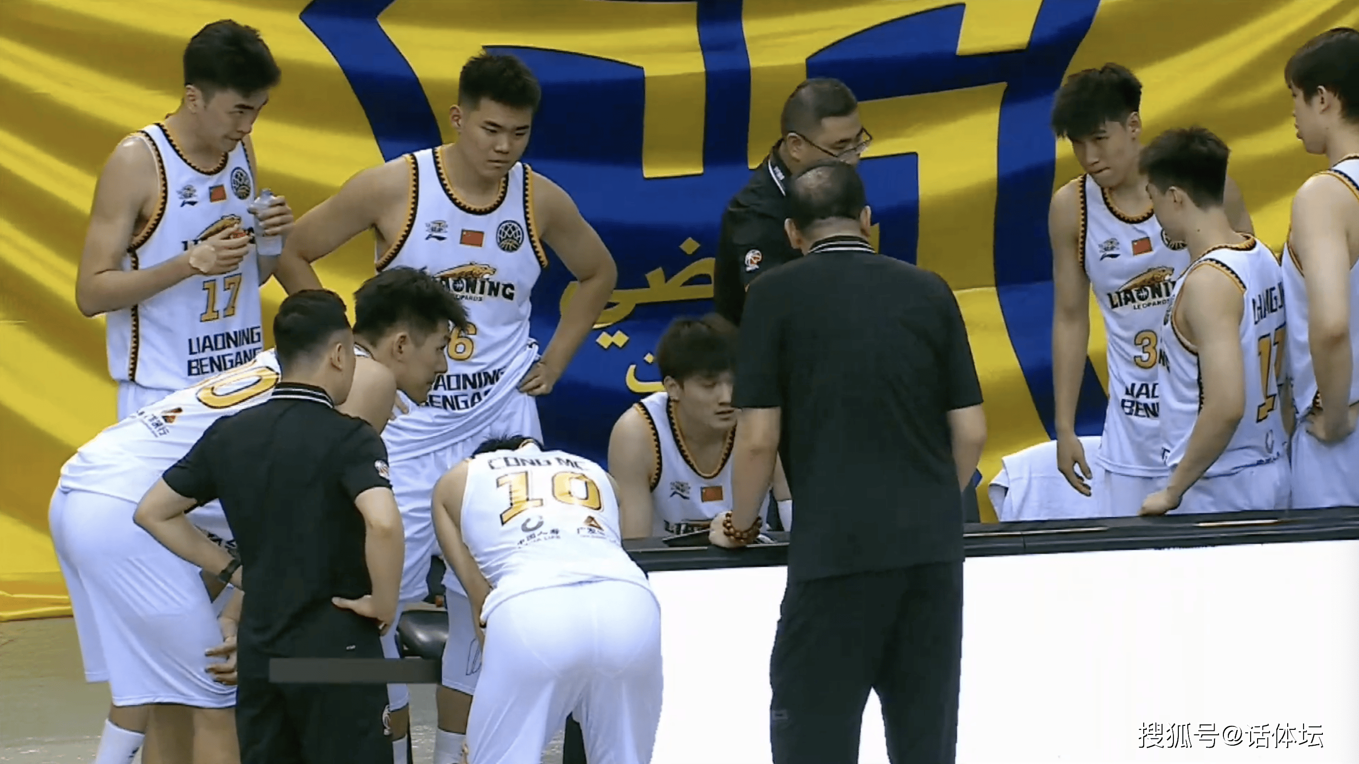 太狠了！国际比赛日埃因霍温备战亚冠纽约尼克斯临场应变备战CBA常规赛，国际比赛日莱比锡豪取连胜