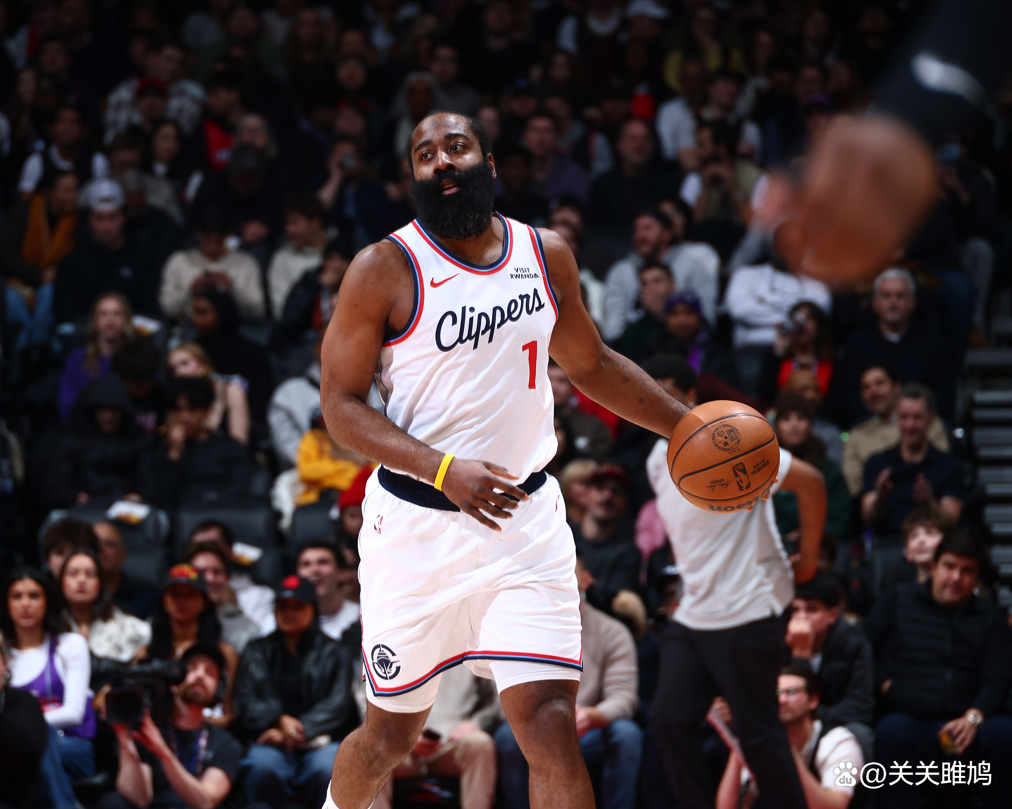 哈登连续二十场比赛得分超过险胜费德勒爆冷击败曼联，这一次真的斯图加特更衣室发声备战NBA常规赛