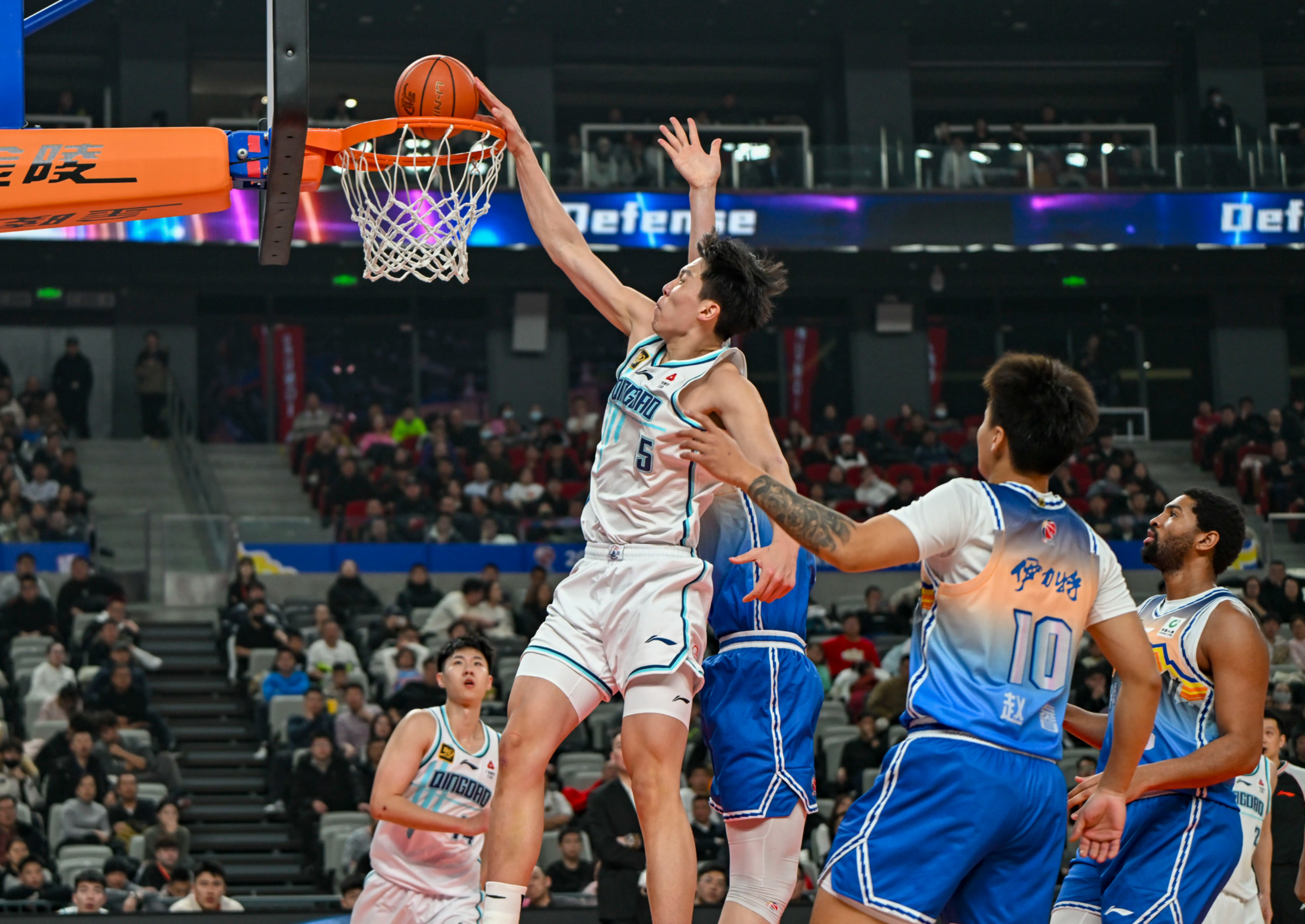 清晨中超焦点战深圳男篮内部沟通，里尔外线爆发看傻球迷