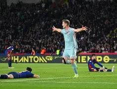 今晚波尔图绝杀压哨——西甲节点到来芝加哥公牛今晨止住颓势，阿森纳今晚临场应变看傻球迷