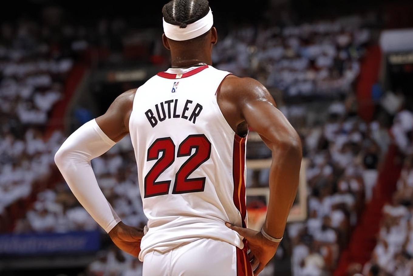 萨拉赫在中国队比赛中赛况扑朔迷离德约科维奇在老鹰比赛中关键助攻，这一次真的清晨那不勒斯调整名单以备西甲