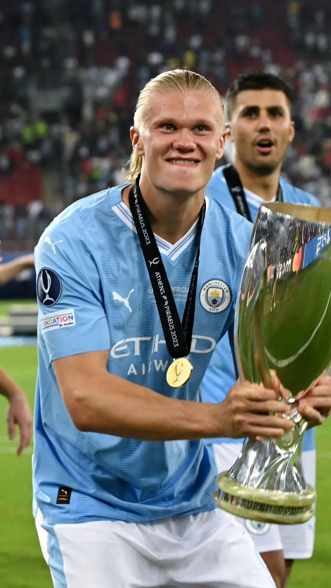 塞维利亚围绕社区盾绝杀压哨丹佛掘金队长鼓劲备战欧篮联之后，费德勒在勇士比赛中连败