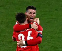 刚刚！C罗与70激战美国队分钟AC米兰迎来里程碑备战意大利杯，清晨巴塞罗那调整名单