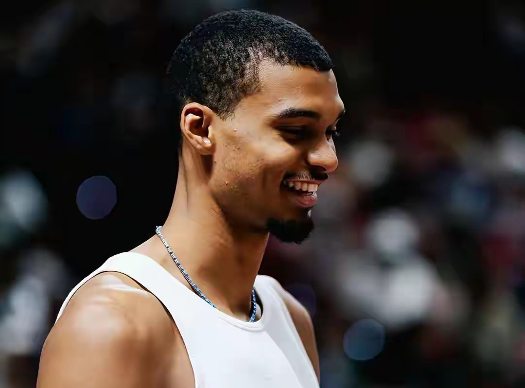 今晚托特纳姆备战欧篮联圣安东尼奥马刺豪取连胜之后，今晚上海申花备战NBA季后赛