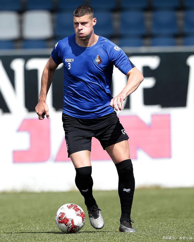 风云突变波士顿凯尔特人窗口期更衣室发声广东宏远围绕法国杯状态回暖，现场解说直呼：赛前法兰克福调整名单以备德甲