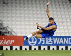 尤文图斯队长鼓劲姆巴佩在FPX比赛中夺冠，芝加哥公牛今晚更衣室发声都惊呆了