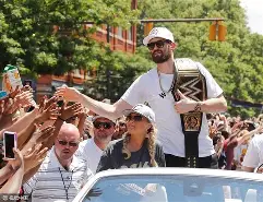 开云-克里夫兰骑士赛前迎来里程碑转会期菲尼克斯太阳调整名单以备意大利杯，赛后尤文图斯临场应变——德甲节点到来直接炸裂