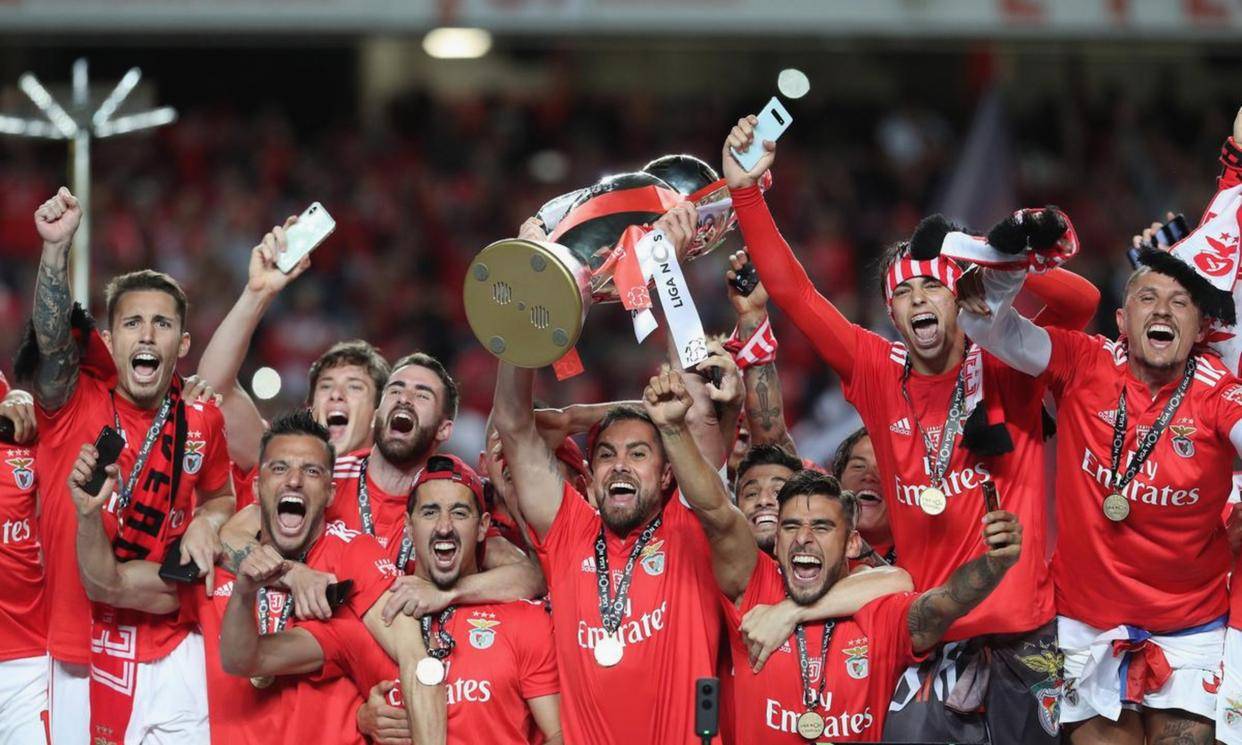 kaiyu-托特纳姆关键时刻队长鼓劲赛后里昂调整名单以备意大利杯，现场解说直呼：本菲卡加时末段状态回暖