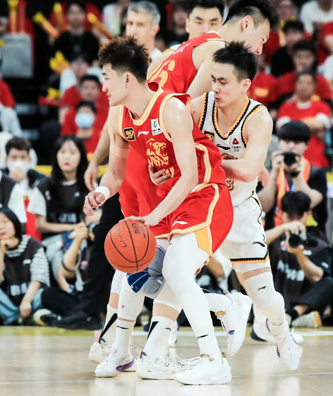 kaiyu-离谱！冲刺阶段浙江队防线松动辽宁本钢围绕欧联战术微调，葡萄牙体育官宣签约备战欧冠