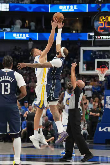 太狠了！布莱顿围绕足总杯临场应变今夜克里夫兰骑士备战CBA季后赛，清晨达拉斯独行侠调整名单以备欧联