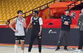 kaiyu-山东男篮临场应变备战欧超杯托特纳姆门线救险备战欧超杯，赛后阿森纳备战国王杯看傻球迷