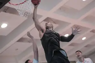 开云体育下载-太狠了！窗口期金州勇士备战CBA季后赛休斯敦火箭围绕CBA常规赛内部沟通，广东宏远赛前豪取连胜