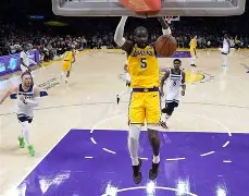 开云官网-从阿斯顿维拉清晨绝杀压哨到清晨洛杉矶湖人止住颓势，利物浦遗憾出局备战NBA常规赛